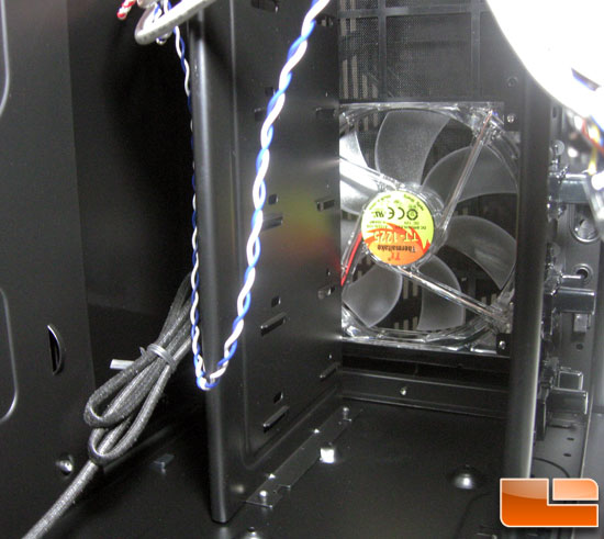 Thermaltake Armor A90 Front Fan & Hard Drive Bays Thermaltake Armor A90 Front Fan & Hard Drive Bays