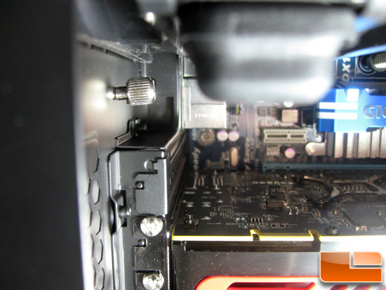 Thermaltake Armor A90 USB Cord Locking 'Mechanism' Thermaltake Armor A90 USB Cord Locking 'Mechanism'