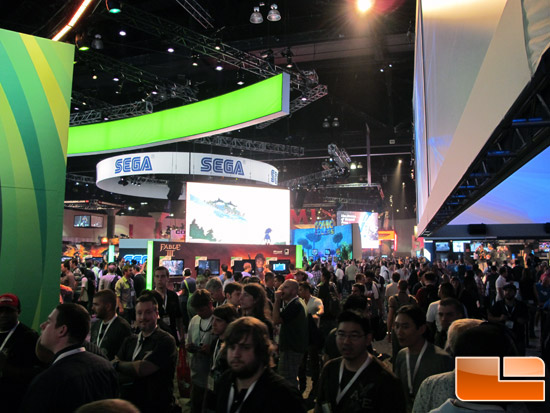 E3 2010 Crowds E3 2010 Crowds