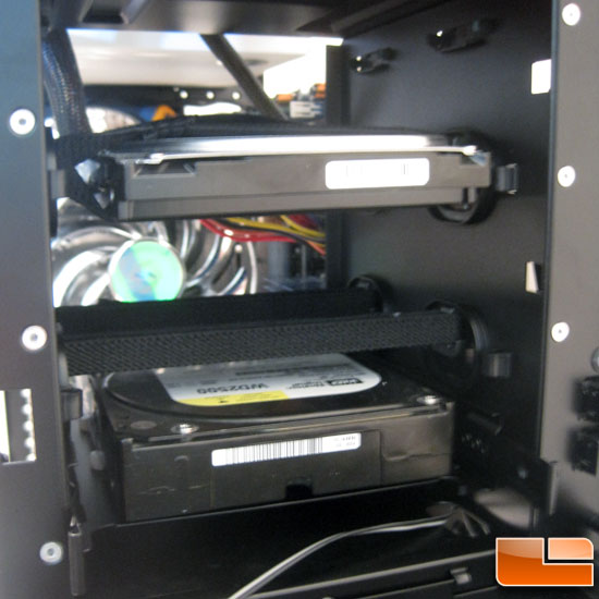 Antec Solo II Installing hard drives