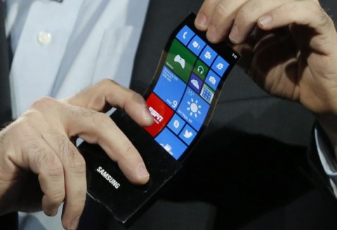 Samsung's new flexi OLED display being demonstrated at CES 2013