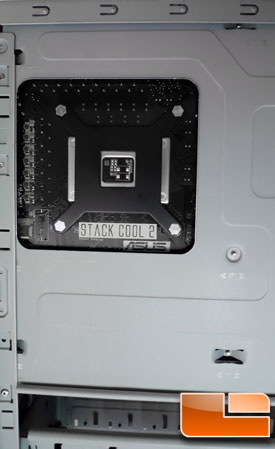 AeroCool Vx-E - Motherboard Backside Hole View