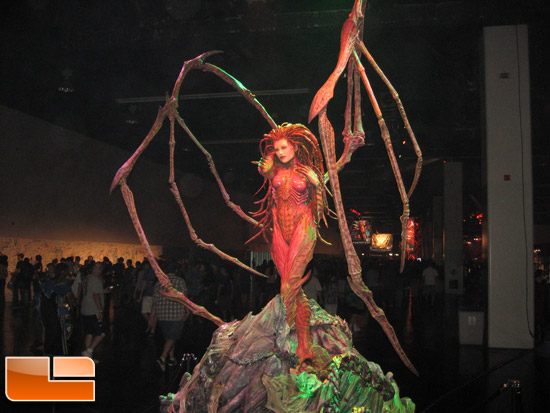 BlizzCon 2009 Statue Babe