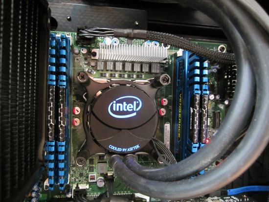Intel RTS2011LC CPU Liquid Cooler LED Lights Intel RTS2011LC CPU Liquid Cooler LED Lights