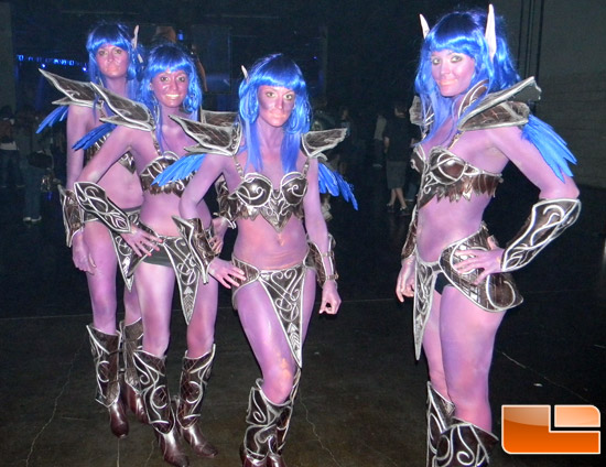 BlizzCon 2011: BlizzBabes & Cosplay Characters - Legit ...