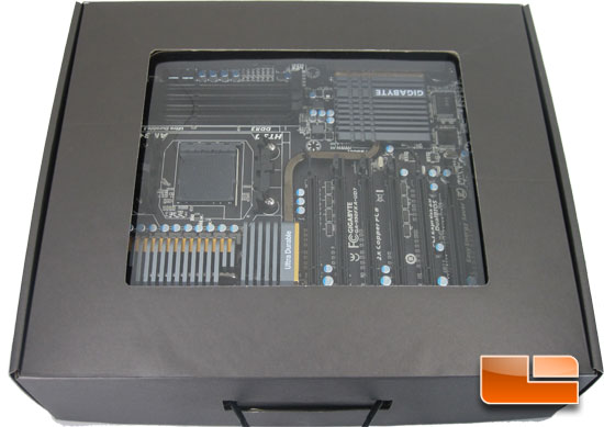 GIGABYTE 990FXA-UD7 Retail Packaging and Bundle