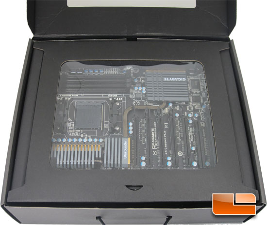 GIGABYTE 990FXA-UD7 Retail Packaging and Bundle