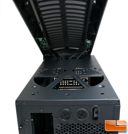 BitFenix Raider under the top BitFenix Raider under the top