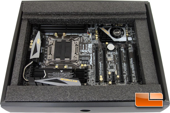 ASRock X79 Extreme9 Retail Packaging and Bundle