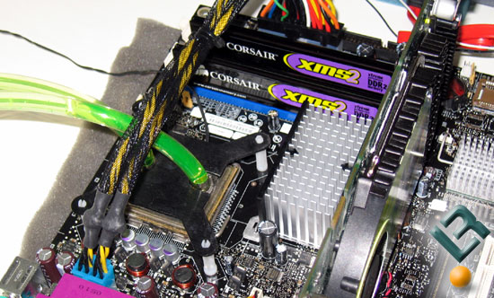 LR & Corsair  Break The 1GHz DDR2 Memory Barrier