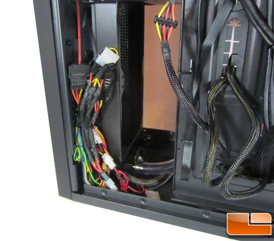BitFenix Shinobi XL wires to front