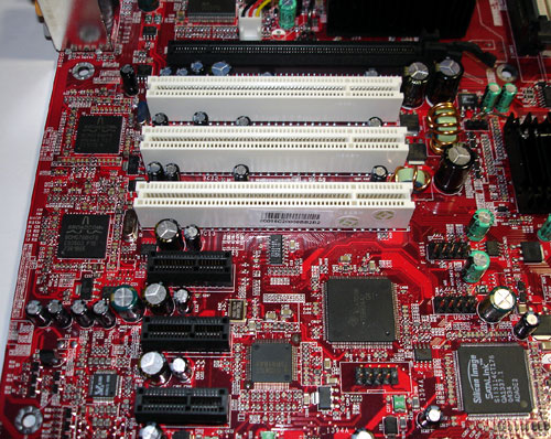 PCI-E/PCI slots