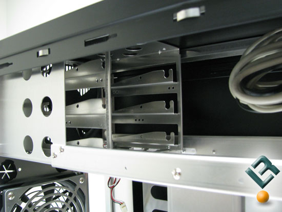 Aux drive cage of the Lian Li PC-A7010