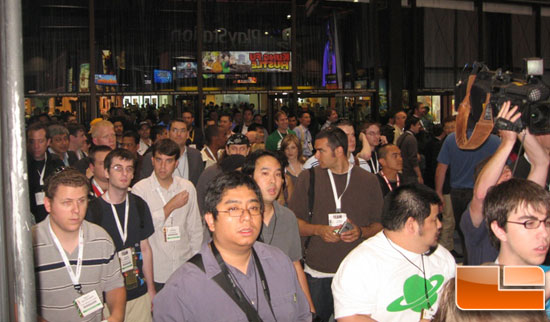 E3 209 Crowd