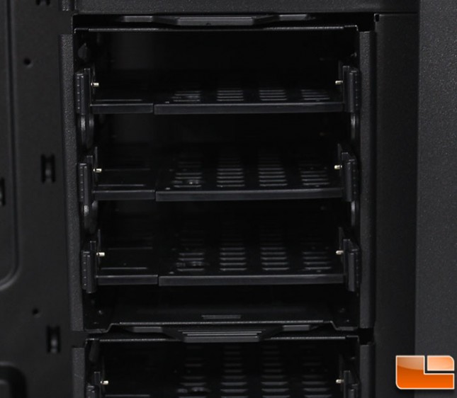 Stacker 935 Mid-Tower 3.5 Bays