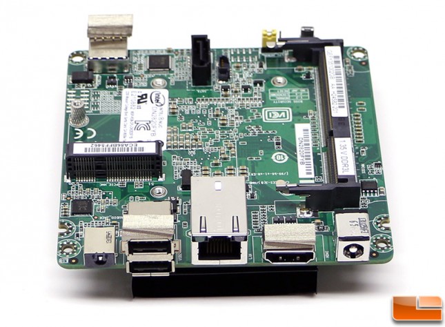 intel-nuc-DN2820FYKH-motherboard2