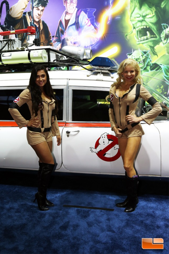 E3_2015_Booth_Babes-D46