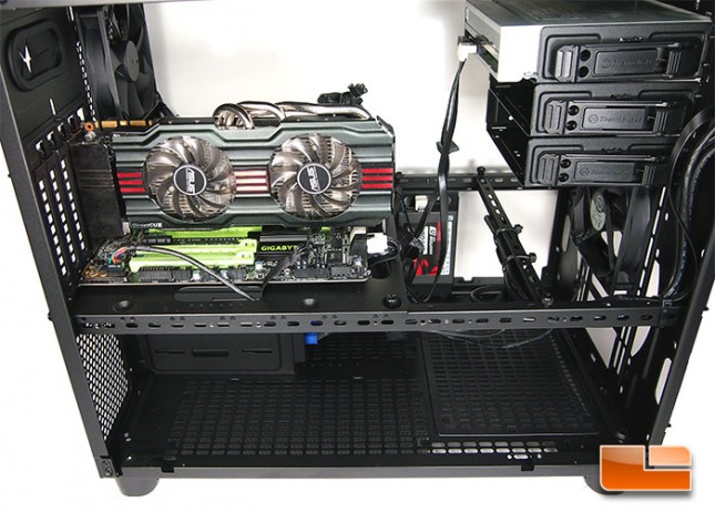 thermaltake-core-x2-wired-1