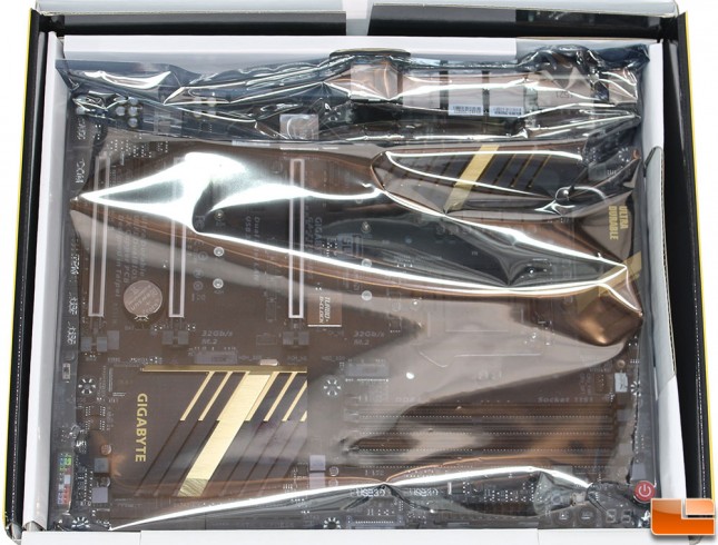 Gigabyte-Z170X-UD5-Box-Internal