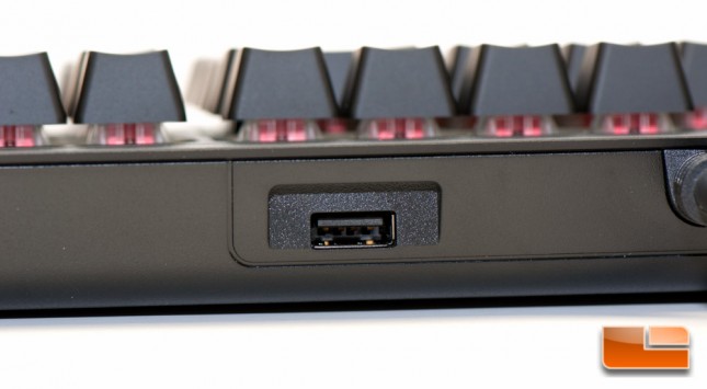 Corsair STRAFE RGB USB Passthru