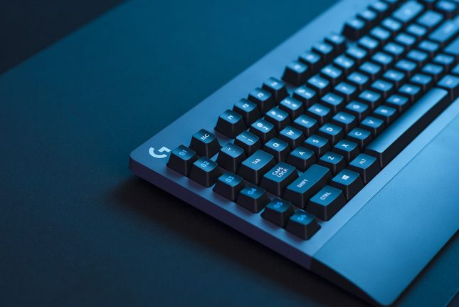 Logitech G613 - Stock Photo