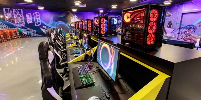 Corsair Gaming Center - LR Tour