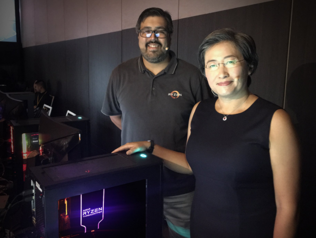 James Prior and Dr. Lisa Su Showing Off A System With Wraith Ripper