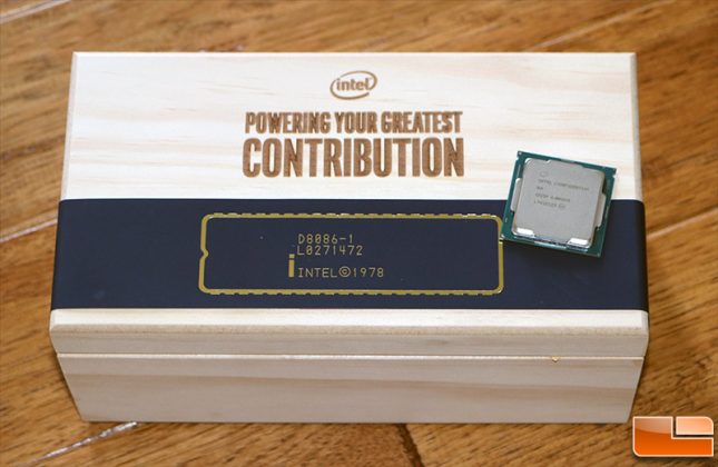 Intel Core i7-8086K CPU with Wood Box