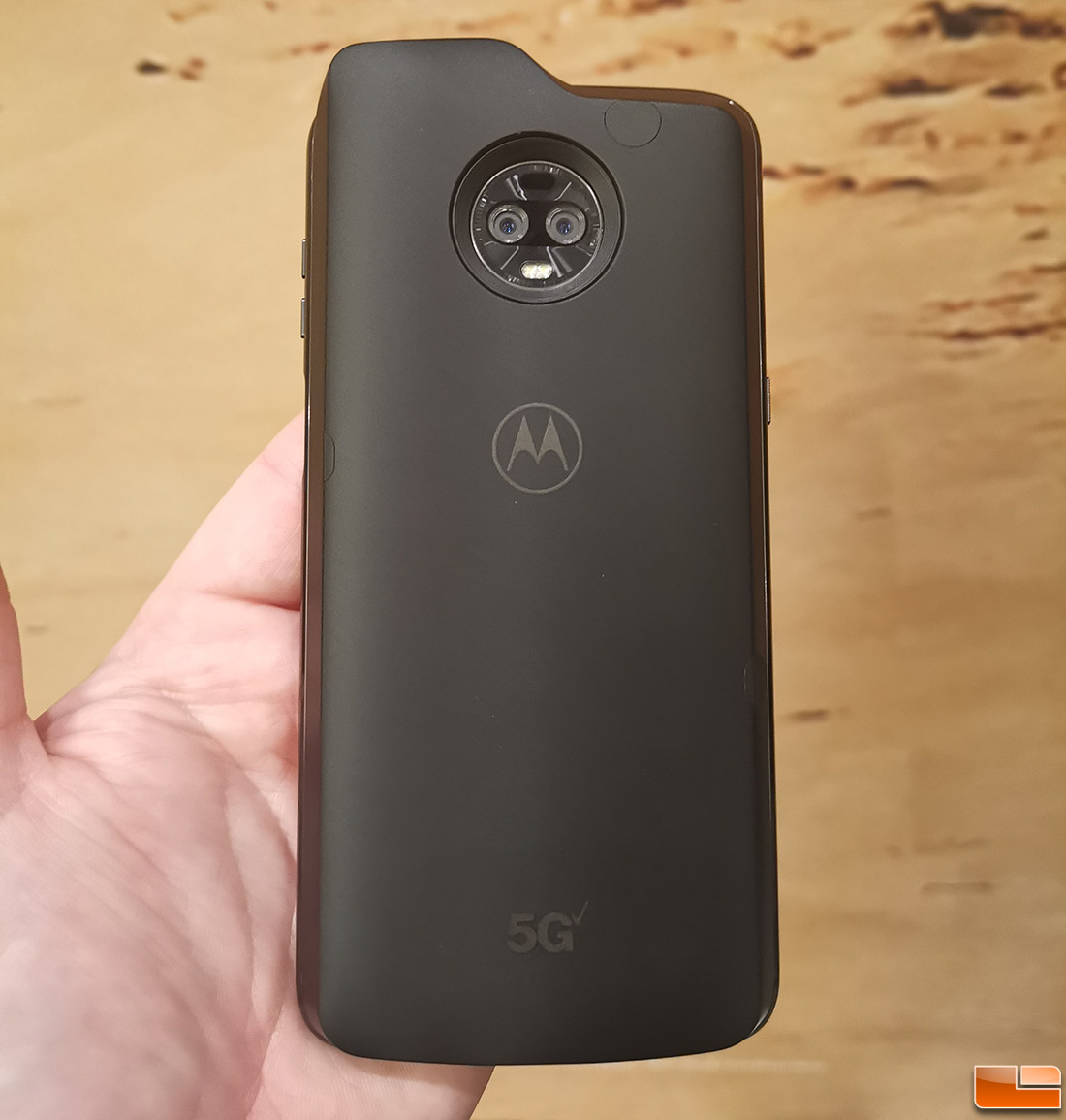 5G Moto Mod Running On Motorola Moto Z3 At Qualcomm Snapdragon Summit ...