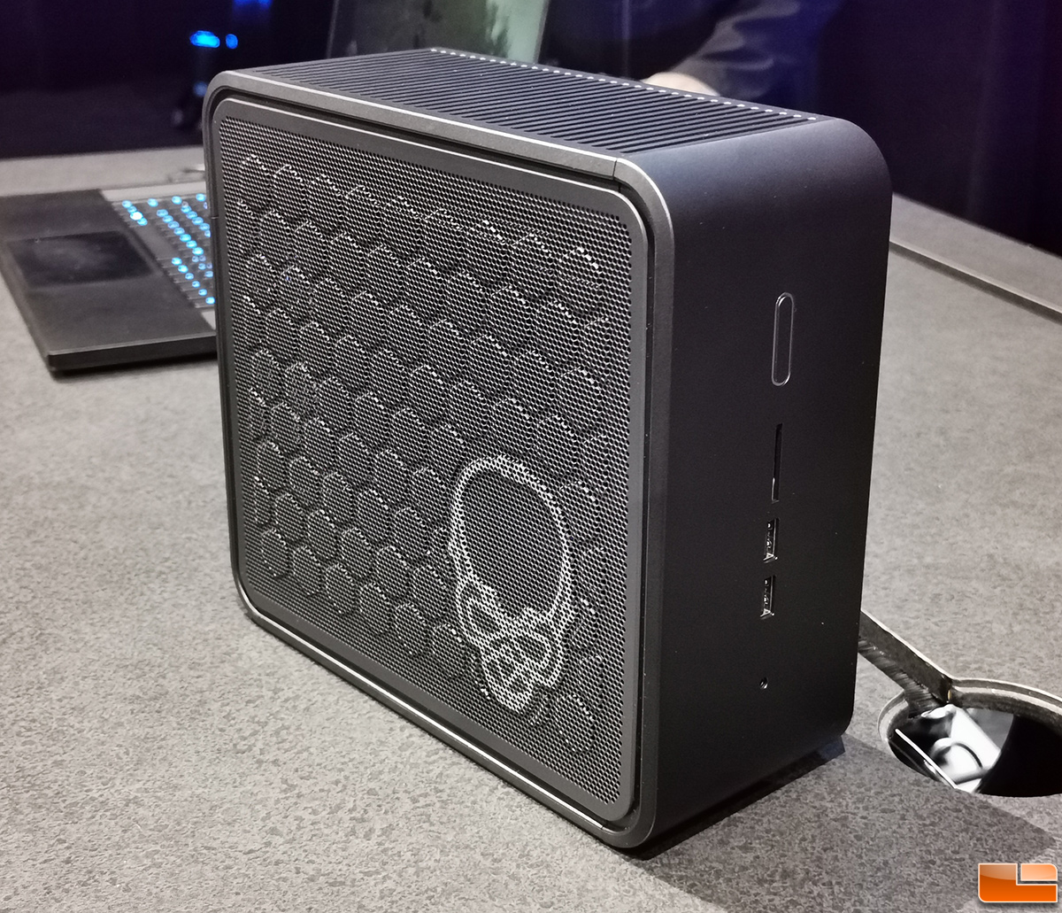 ghost canyon nuc 9 extreme